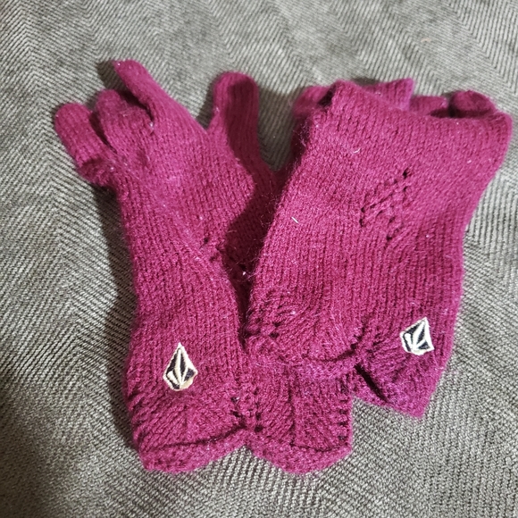 Volcom maroon gloves - Picture 4 of 4